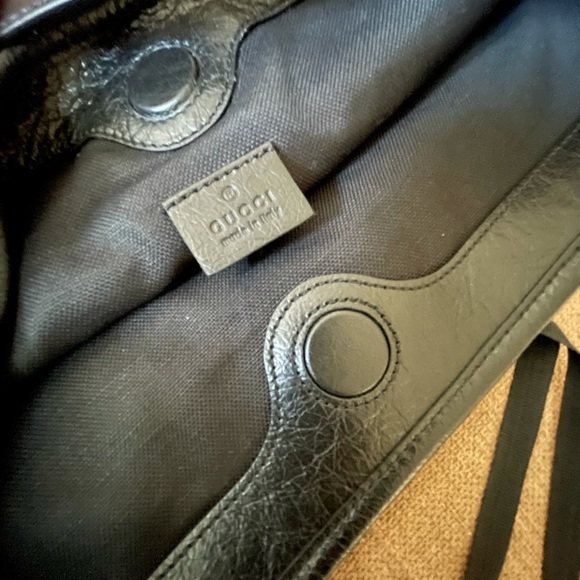 GUCCI BUCKET SHOULDER PURSE - Picture 10 of 16